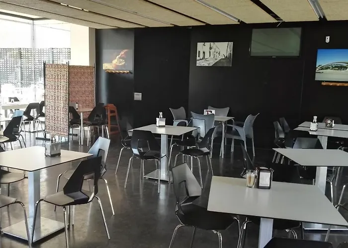 Rural Via De La Plata Ostello *